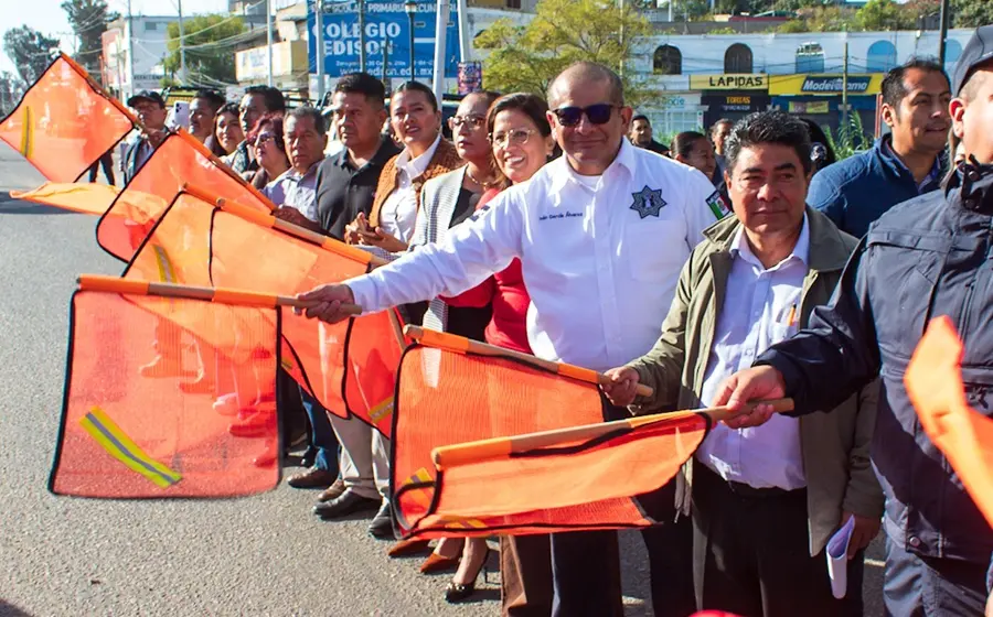Autoridades municipales, estatales y federales dan el banderazo de salida para el inicio del operativo de seguridad 'Lupe-Reyes' en Etla.