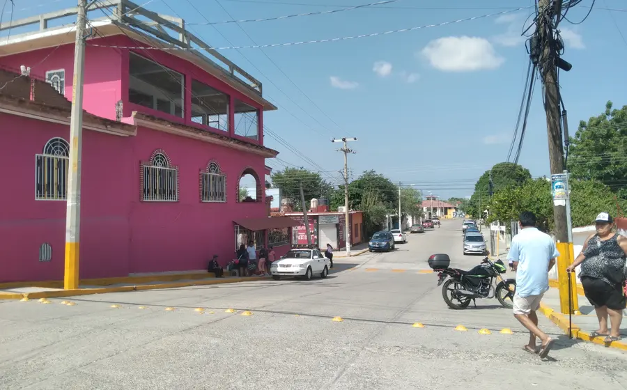 El bloqueo de los residentes del fraccionamiento El Pitayal se levantó tras llegar a un acuerdo con personal de la CFE por la energía eléctrica.