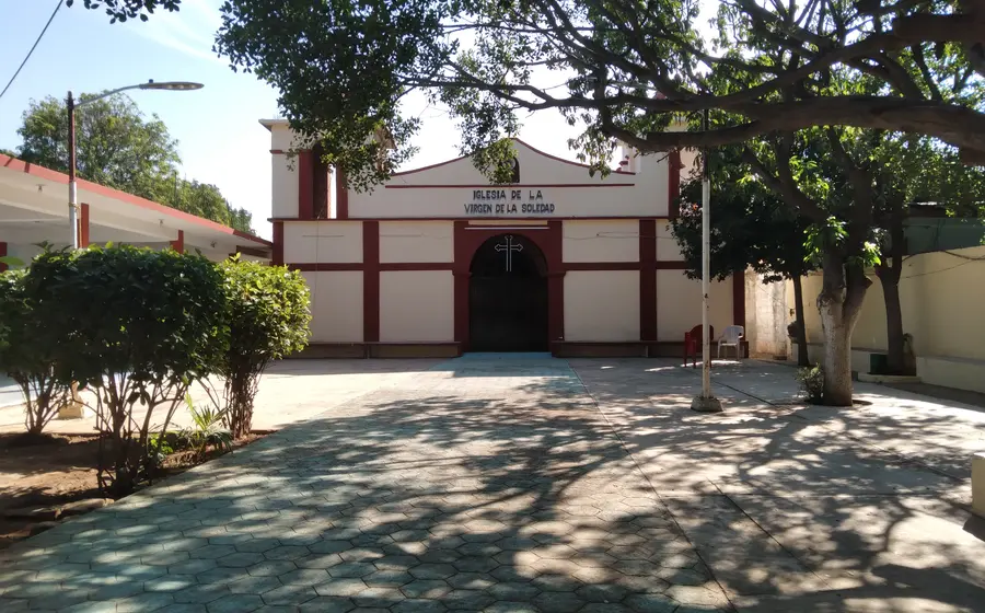 Habitantes de Tehuantepec celebran con gran fervor y tradición las festividades en honor a la Virgen de la Soledad, patrona de la ciudad.