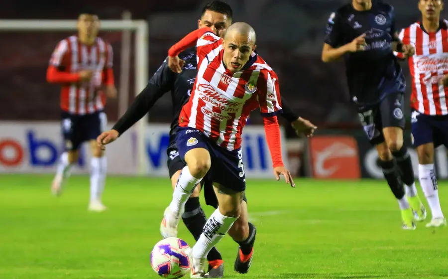 El equipo de Chivas, conocido como el Rebaño, apuesta por el talento de jugadores jóvenes que cuentan con doble nacionalidad mexicoamericana.