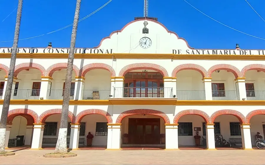 Representantes de Consorcio Oaxaca expresan su preocupación por la resolución del TEEO, la cual consideran que vulnera la paridad de género.