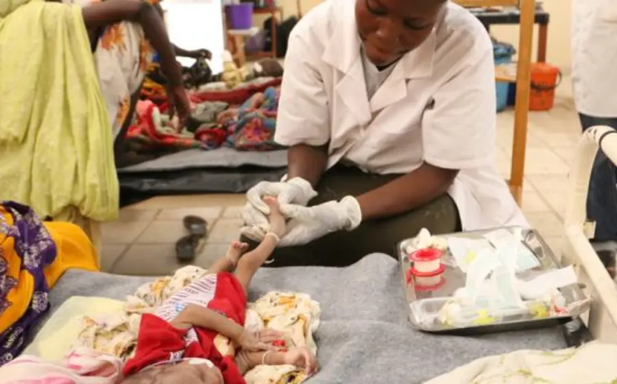 La infancia en Sudán enfrenta una grave crisis de desnutrición aguda, una alerta roja que amenaza la vida de miles de niños.