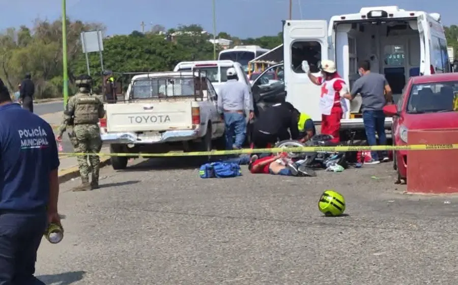 Los dos presuntos delincuentes que quedaron heridos por arma de fuego en el lugar conocido como 'La Panzona', en Santo Domingo Tehuantepec.