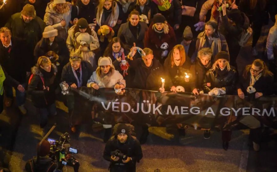 Siete personas detenidas por la Fiscalía en un centro estatal de menores en Budapest, en el marco de la crisis política en Hungría.