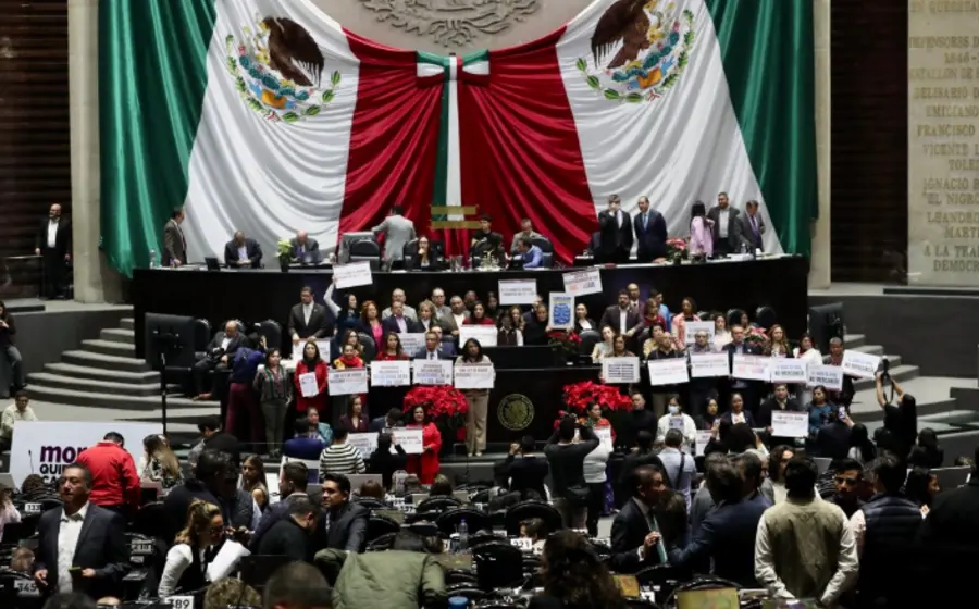 El pleno de la Cámara de Diputados en San Lázaro se prepara para sesionar y votar las reformas pendientes acumuladas.