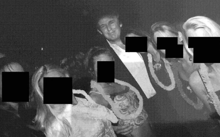 Una de las fotos inéditas que vinculan a Donald Trump con Jeffrey Epstein, mostrando un momento comprometedor que ha salido a la luz.