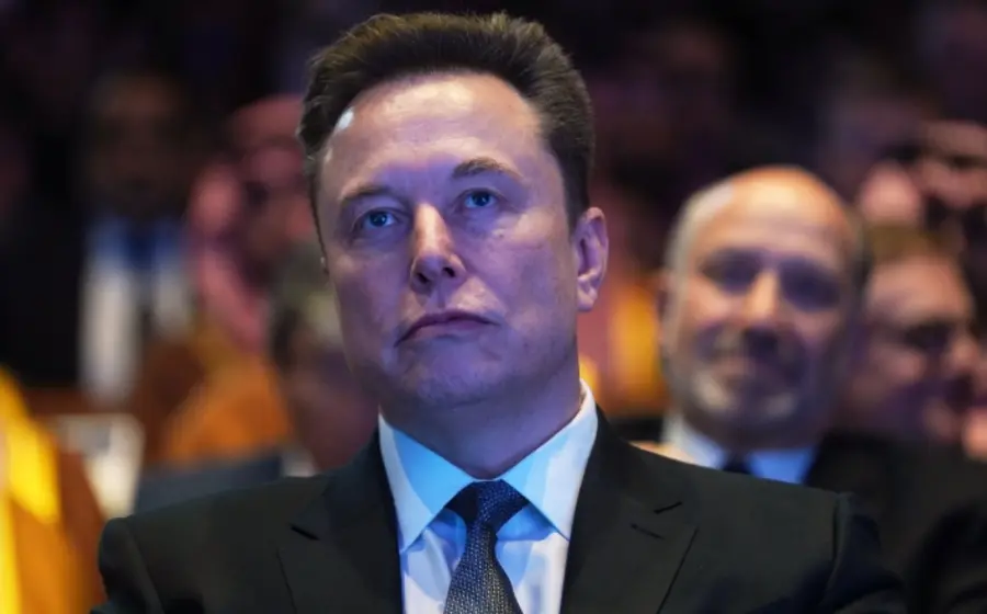 Una fotografía de Elon Musk, quien refuerza su posición como el hombre más rico del mundo al superar su patrimonio neto los 700 millones.