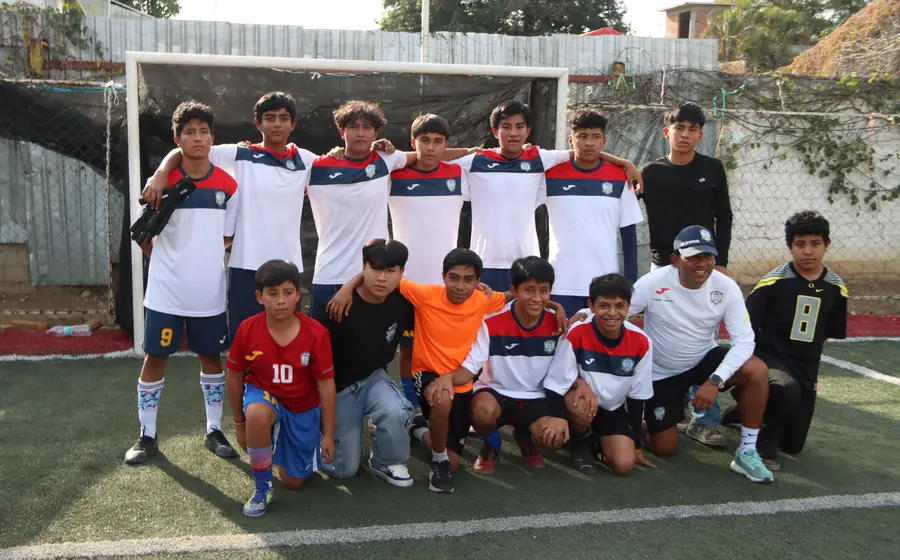 La EST 64 se consagró campeón del torneo sub 15 de la Liga Fut Bolaños.