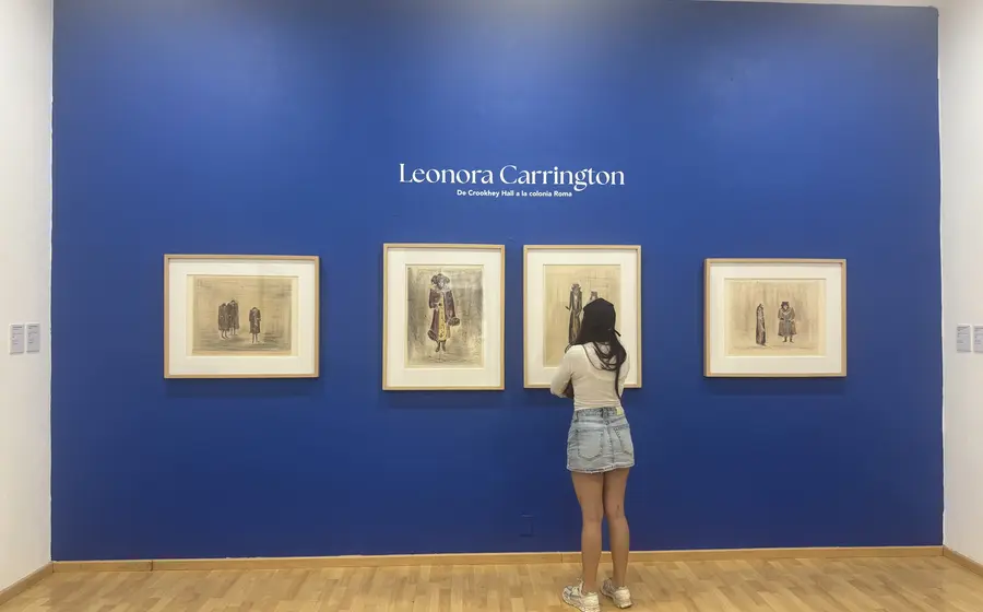 Una de las nueve piezas de la artista Leonora Carrington, exhibida en el MUPO como parte de una nueva colección de grabados y dibujos.