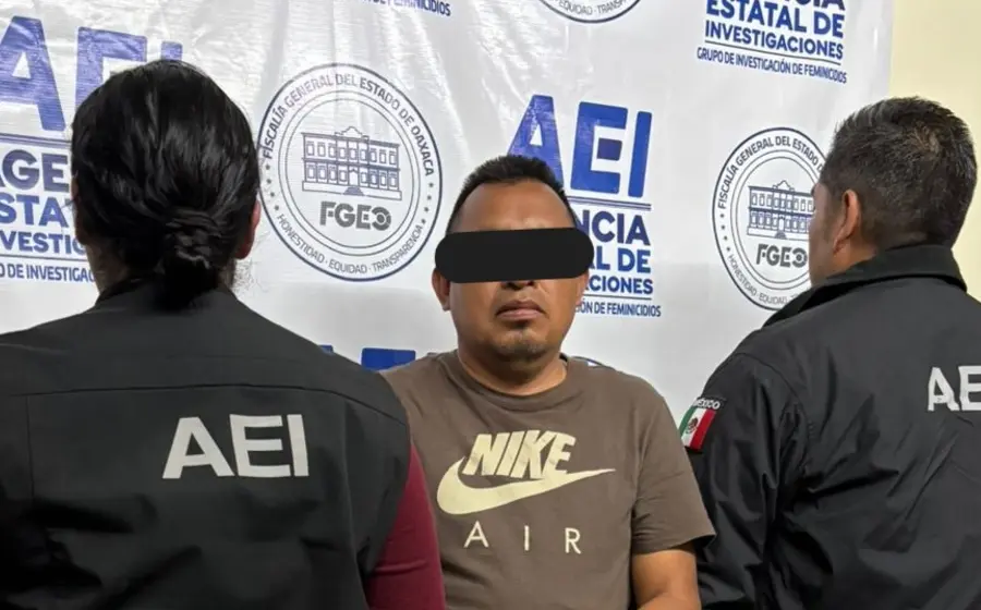 El presunto feminicida T.H.S. es presentado ante las autoridades tras ser vinculado a proceso por un crimen ocurrido en Cuilápam de Guerrero.