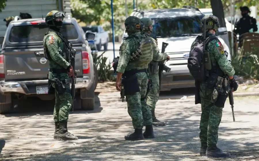 La FGR realiza trabajos de investigación en conjunto con autoridades federales y de Michoacán tras el ataque con coche bomba.