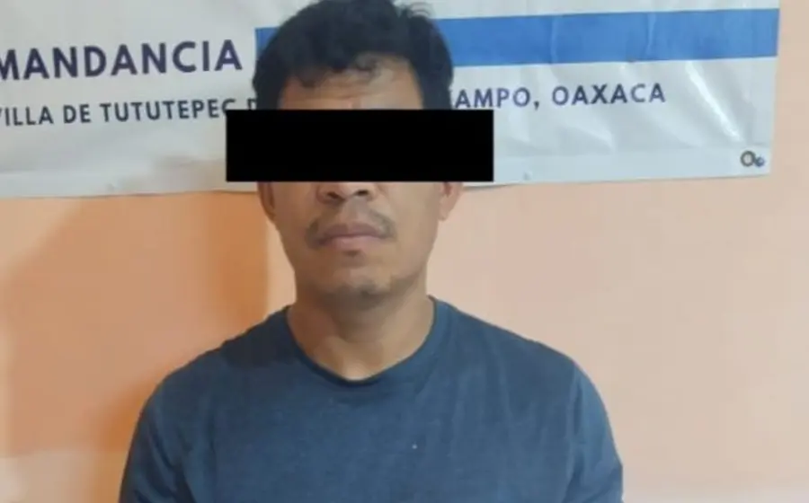 Germán, el hombre que fue detenido por la policía en Tututepec, Juquila, por agredir a su madre tras ser desheredado.