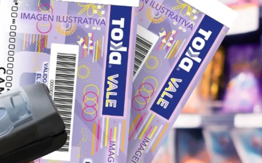 Autoridades de anticorrupción revisan los documentos de una licitación federal millonaria para la compra de vales, puesta bajo investigación por una queja.