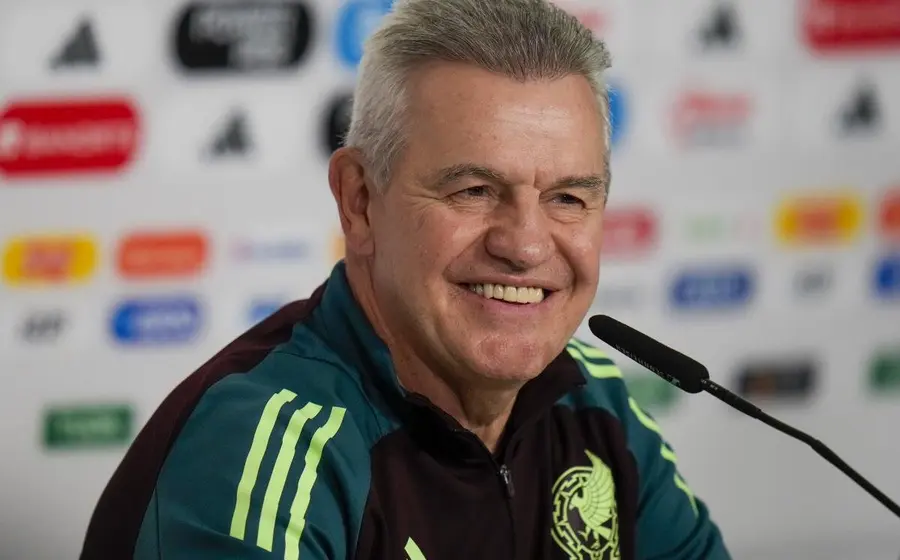 El director técnico mexicano Javier Aguirre, posando en un retrato, catalogado como uno de los mejores entrenadores del mundo en 2025.