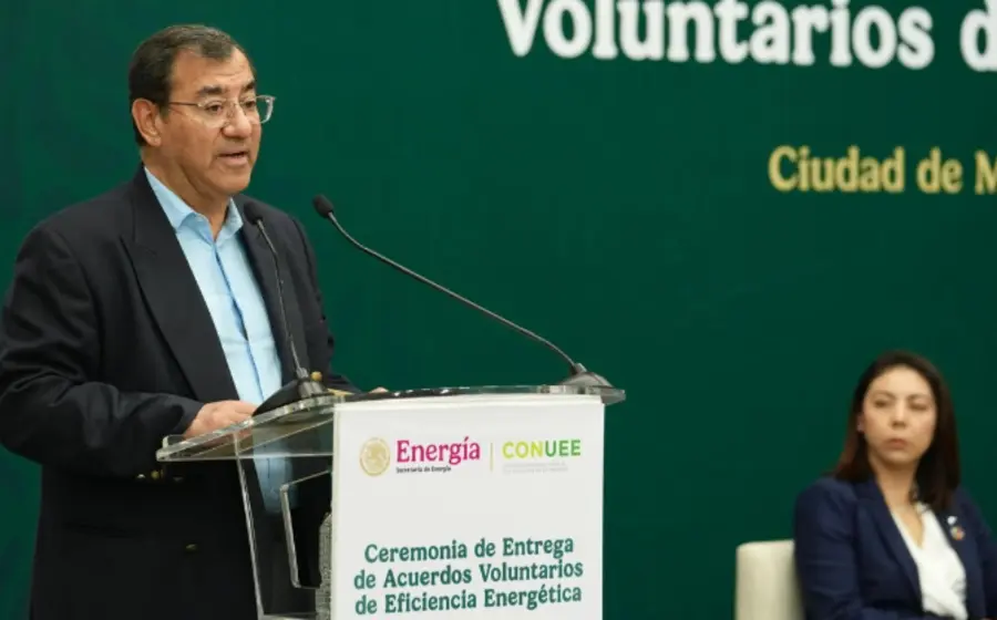 Jorge Marcial Samperio, subsecretario de Planeación y Transición Energética de la Sener, durante el anuncio sobre el ahorro por eficiencia energética en México.
