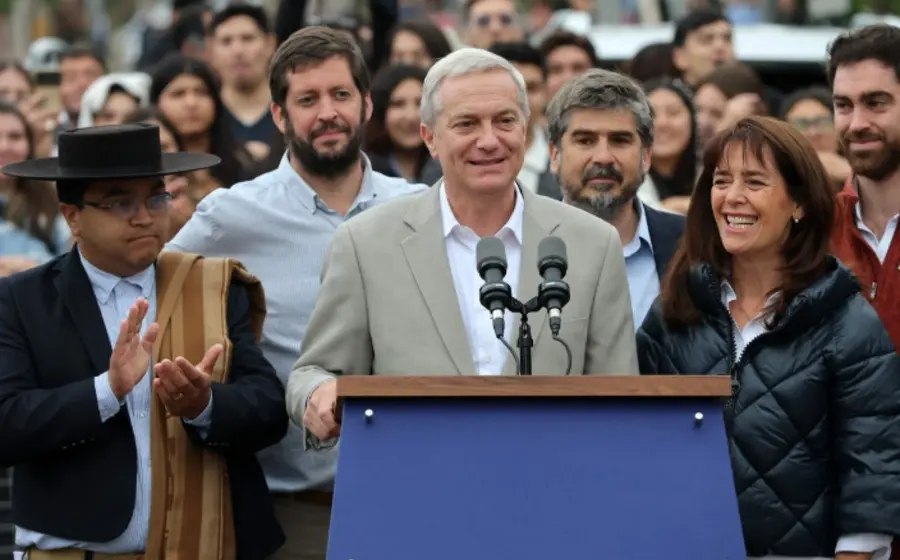 El presidente electo de Chile, José Antonio Kast, en una imagen de la jornada electoral que superó los 11 millones de votos emitidos.