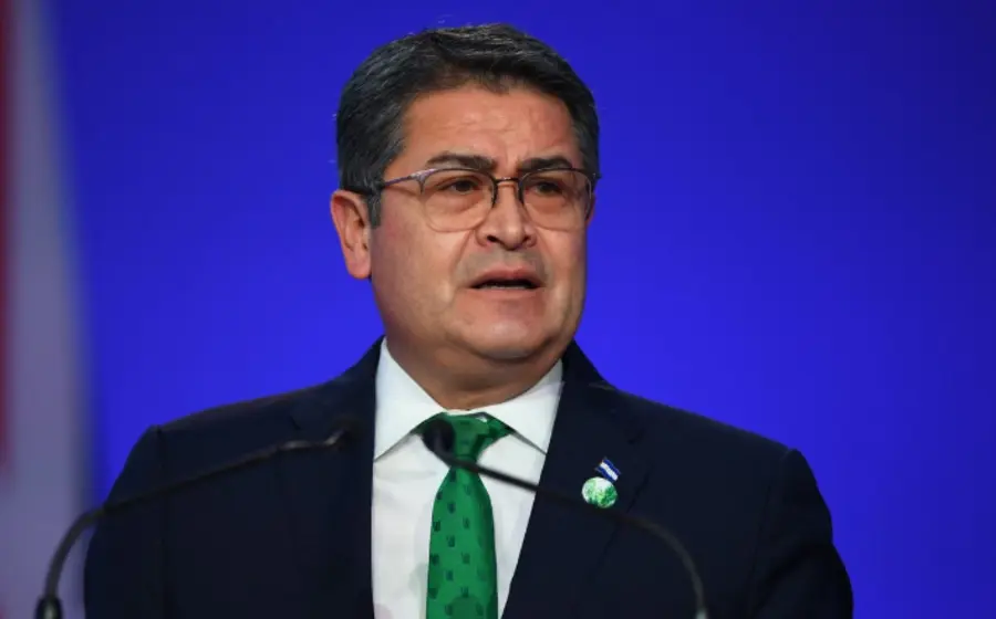 Fotografía del expresidente de Honduras, Juan Orlando Hernández, quien gobernó el país de 2014 a 2022 y es mencionado en un posible indulto.