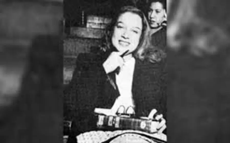 Retrato de la reportera mexicana Magdalena Mondragón, una figura clave del periodismo y la mujer que no aceptó el silencio.