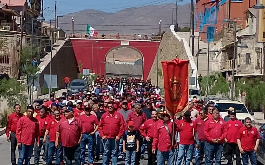 Mineros de Cananea celebran el fin de su huelga de 18 años, mostrando agradecimiento a Claudia Sheinbaum por su intervención en el conflicto laboral.