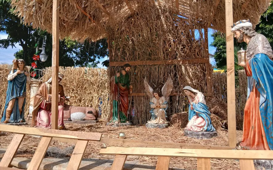 Un tradicional nacimiento navideño con sus figuras, parte de las costumbres que se inculcan a la nueva generación para preservar las tradiciones.