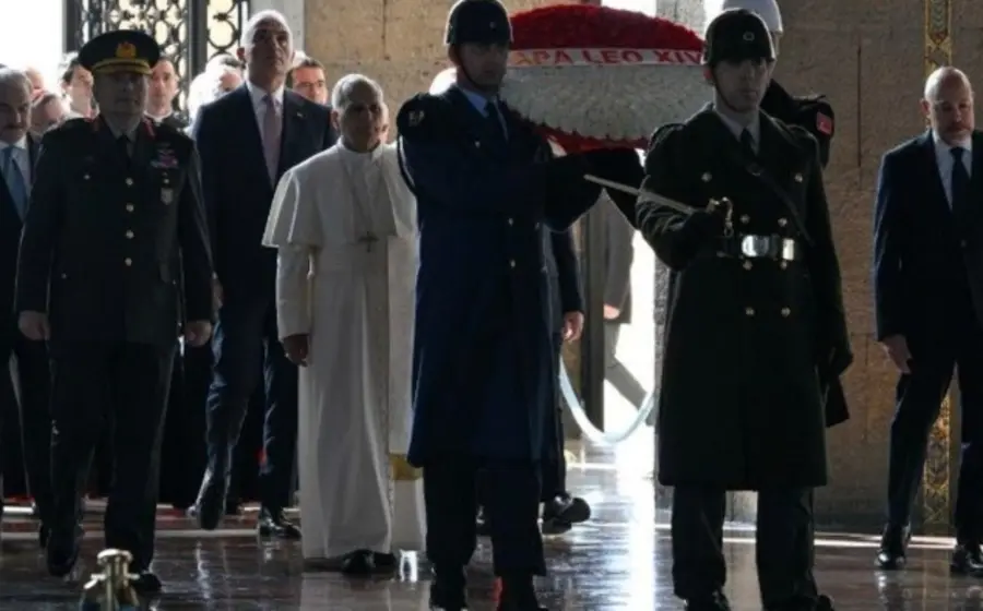 El papa señala que se deben buscar 'otras formas' para impulsar un cambio político en Venezuela, rechazando una intervención de tipo militar.