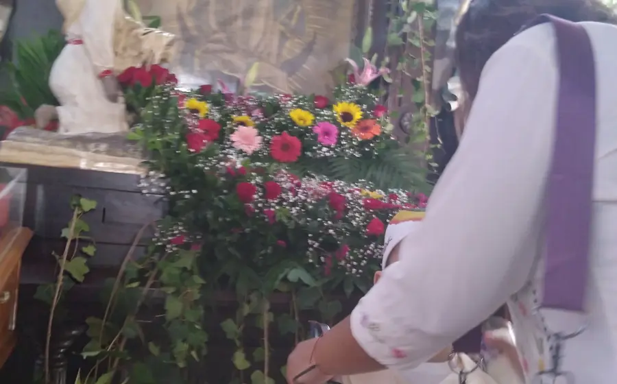 Fieles demuestran su devoción durante una de las tradicionales peregrinaciones que se realizan en el mes de diciembre.