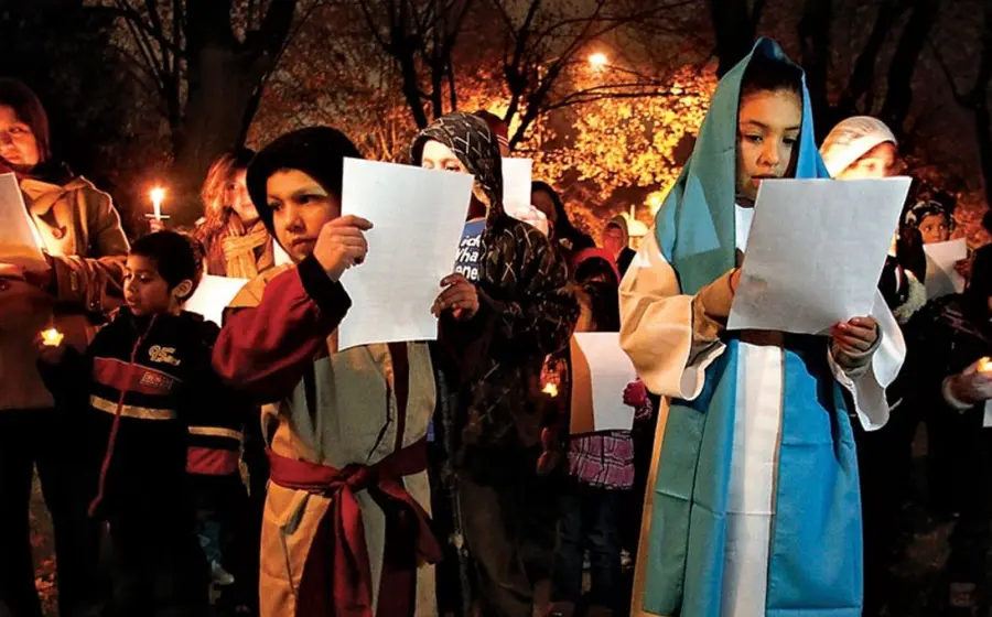 Una representación de las posadas navideñas, que recuerdan la peregrinación emprendida por la Virgen María y San José en busca de refugio.
