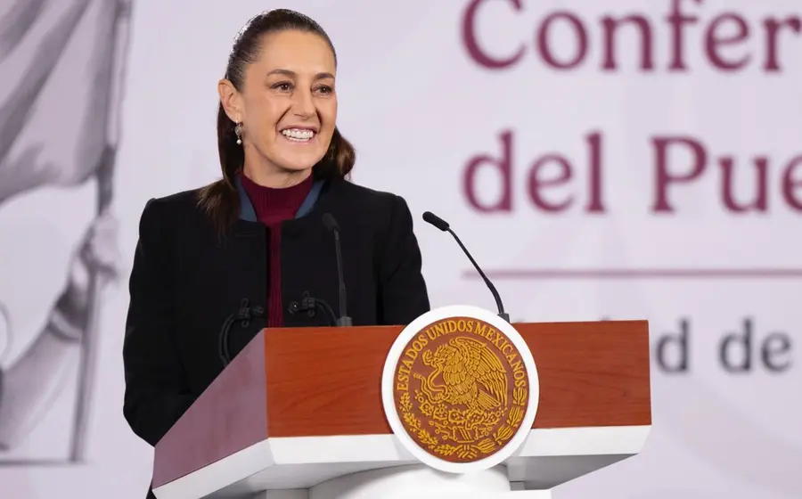 La Presidenta de México, Claudia Sheinbaum, durante el evento de entrega de la avenida costera rehabilitada en Acapulco por el gobierno federal.