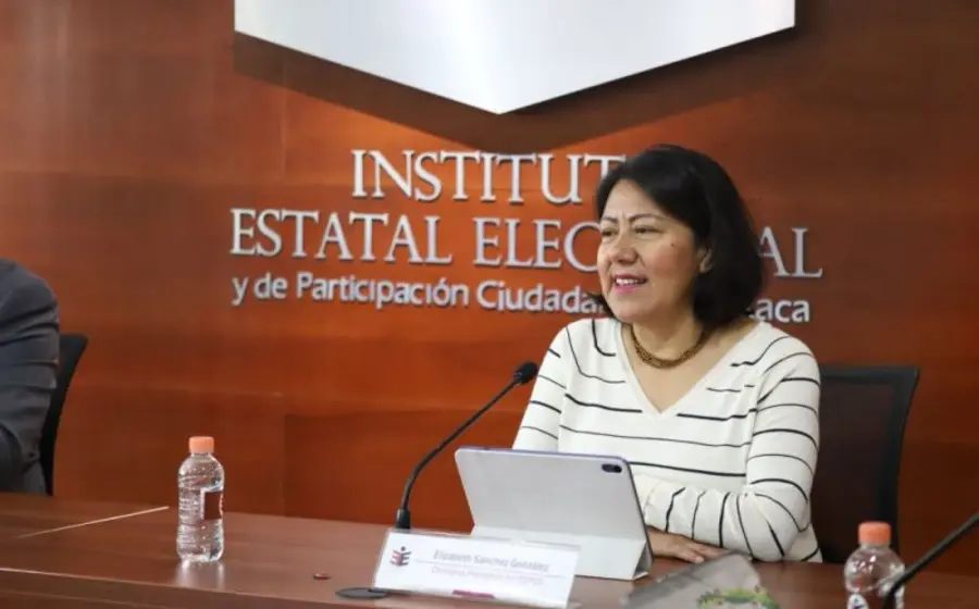 La presidenta del IEEPCO, Elizabeth Sánchez González, en un retrato oficial, en el contexto de la organización del proceso de revocación de mandato.