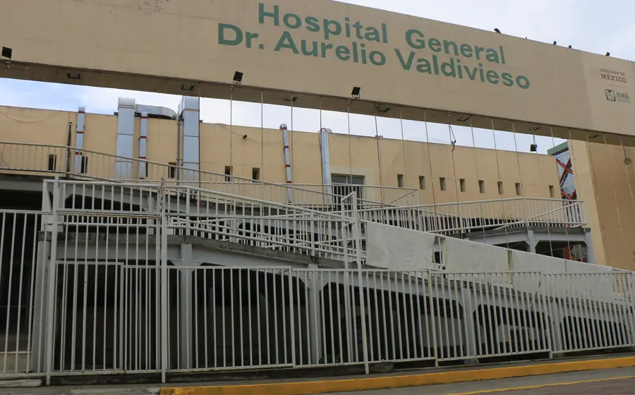 Una de las áreas renovadas del Hospital General Dr. Aurelio Valdivieso, la cual muestra un alto abasto de medicamentos disponibles para los pacientes.