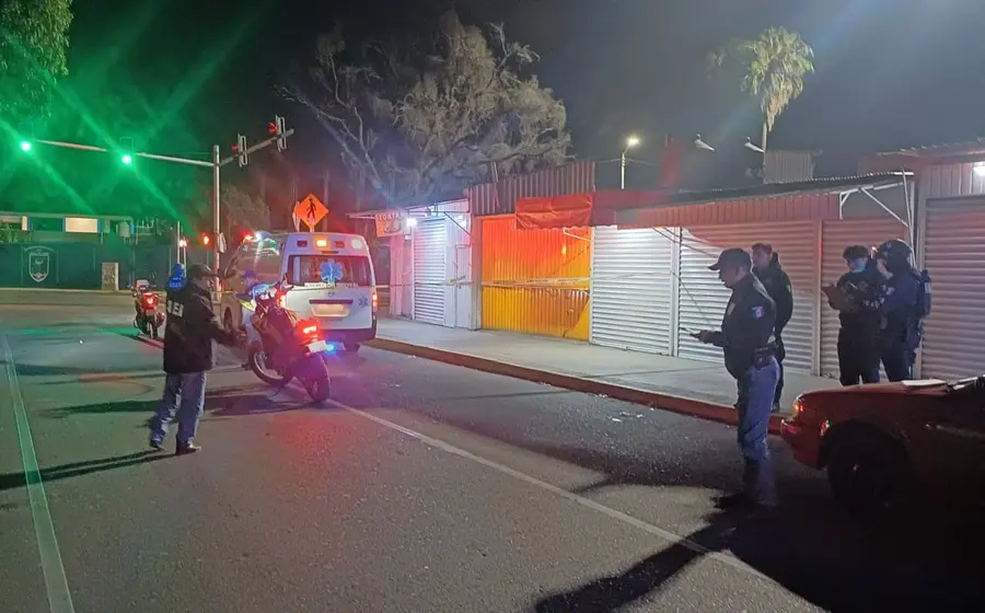 El tatuador Marlon José R.O., de 34 años, quien falleció tras chocar su motoneta contra un poste en Santa Cruz Xoxocotlán.