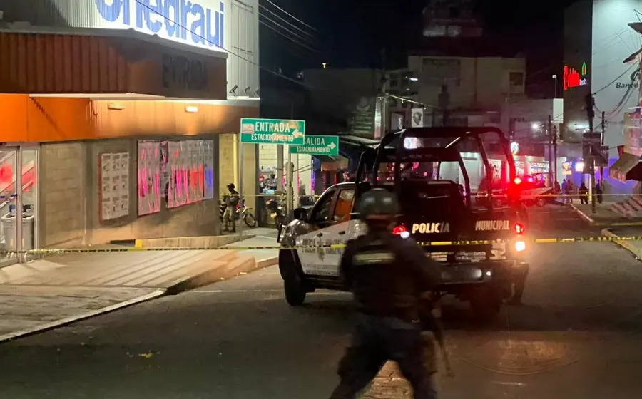 El taxista Néstor Jorge fue asesinado a balazos en el centro de la ciudad de Pinotepa Nacional, Oaxaca.