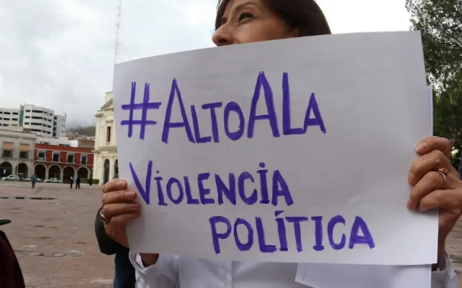 Imagen conceptual que ilustra la violencia política contra las mujeres durante el proceso electoral en el estado de Oaxaca, México.