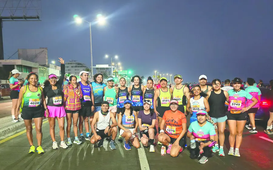 Atletas oaxaqueños que tras realizar el viaje y debido a externar que las condiciones lo permitieron, decidieron correr los 21 Km el domingo