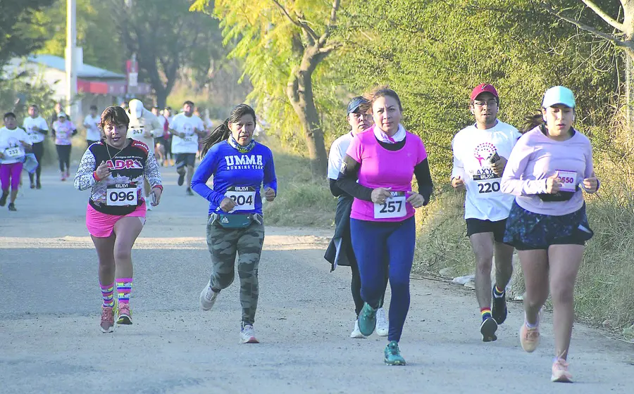 El recorrido fue por diferentes calles de San Raymundo Jalpan
