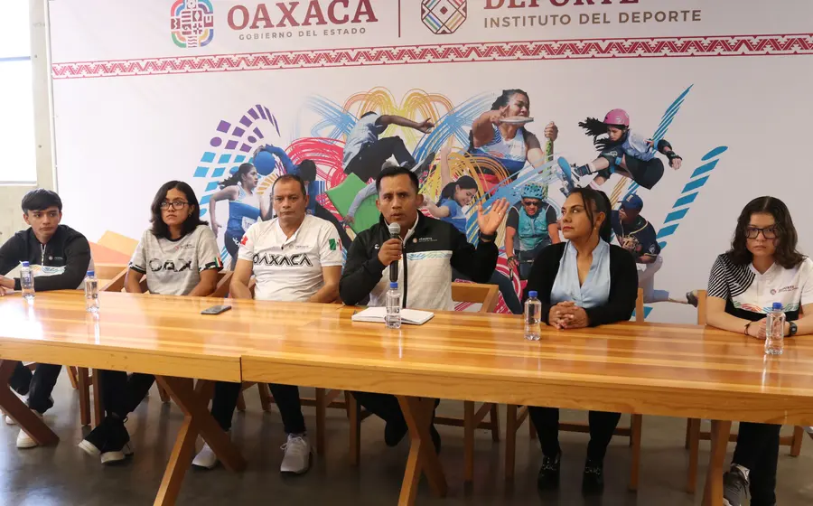 La presentación fue encabezada por el director del Indeporte Oaxaca, Arturo de Jesús Chávez.