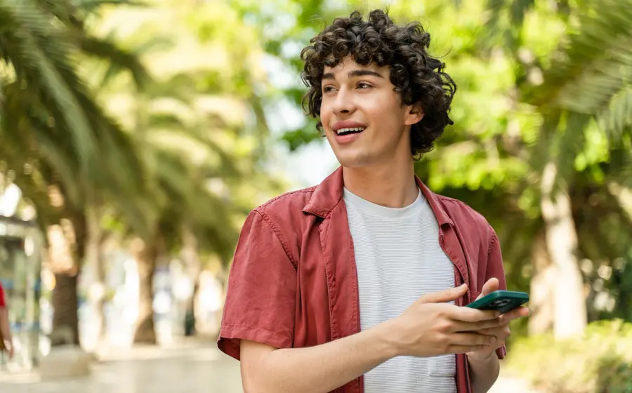 Los adolescentes tienen gustos cambiantes y un deseo constante de expresar su personalidad, lo que convierte regalar algo en una verdadera prueba.