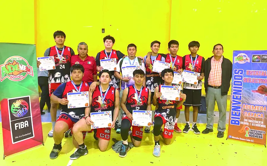 Avispones, campeón estatal de la U18 varonil.