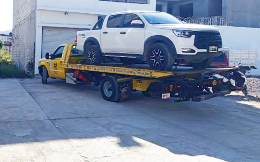 La camioneta fue localizada por GPS.