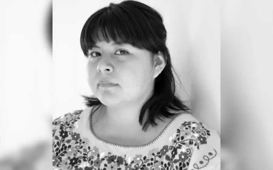 Itzel Nicolás es una artista plástica, estudiante de la Licenciatura en Artes Plásticas y Visuales de la UABJO.