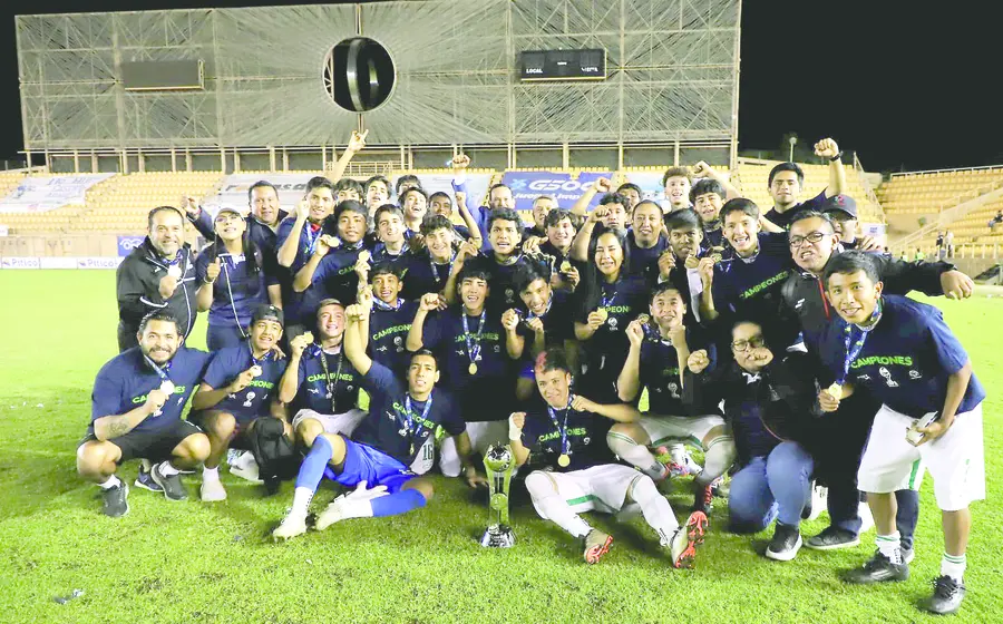 Los dos integrantes del Antequera FC de Oaxaca, conformaron el plantel campeón del hexagonal internacional