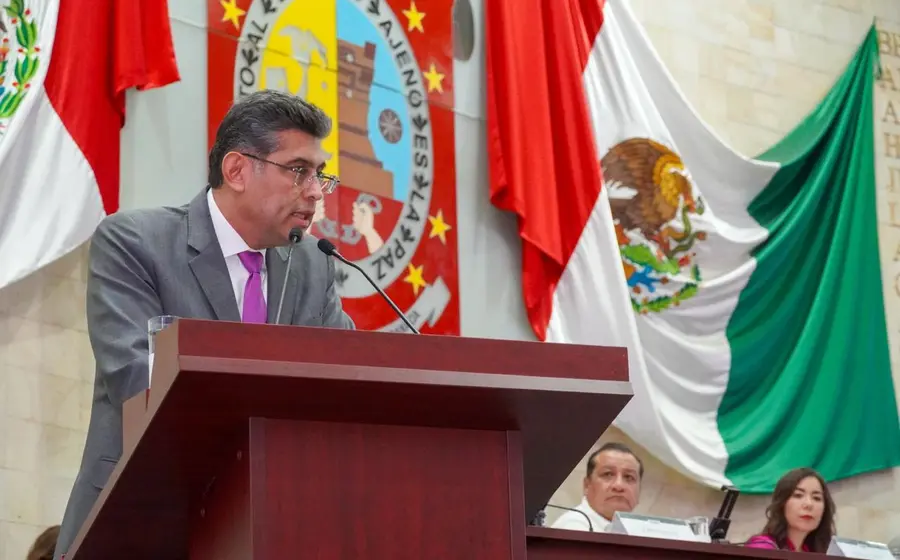 El Secretario de Desarrollo Económico compareció ante el Congreso del Estado en el marco de la Glosa del Segundo Informe del Gobernador Salomón Jara Cruz.