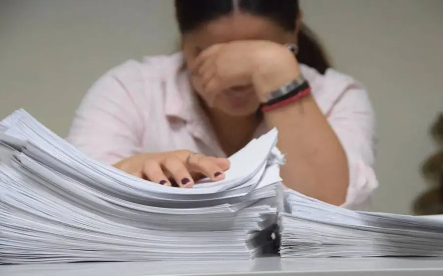 El estrés también provoca problemas como ansiedad crónica, depresión, agotamiento y trastornos de pánico.