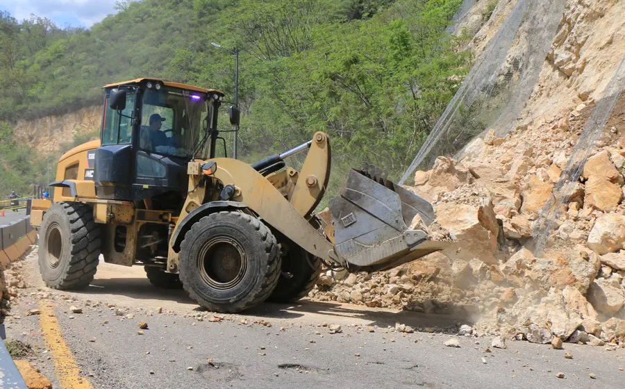Serán 15 las carreteras de Oaxaca las que serán rehabilitadas con recurso federal.