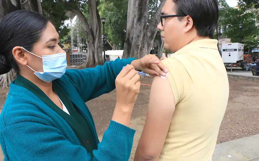  La vacuna contra la influenza está disponible en las diferentes instituciones de salud pública.
