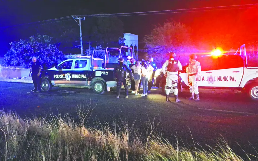 El lesionado fue trasladado al hospital, mientras elementos de diversas corporaciones policiacas llegaron al lugar.