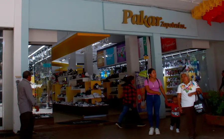 Al elegir comprar en negocios locales se respalda a las empresas de la comunidad.