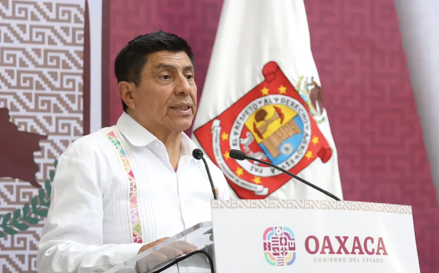 En la conferencia del gobernador el titular de Sinfra anunció que este año se concluirán e iniciarán 15 proyectos importantes para Oaxaca.