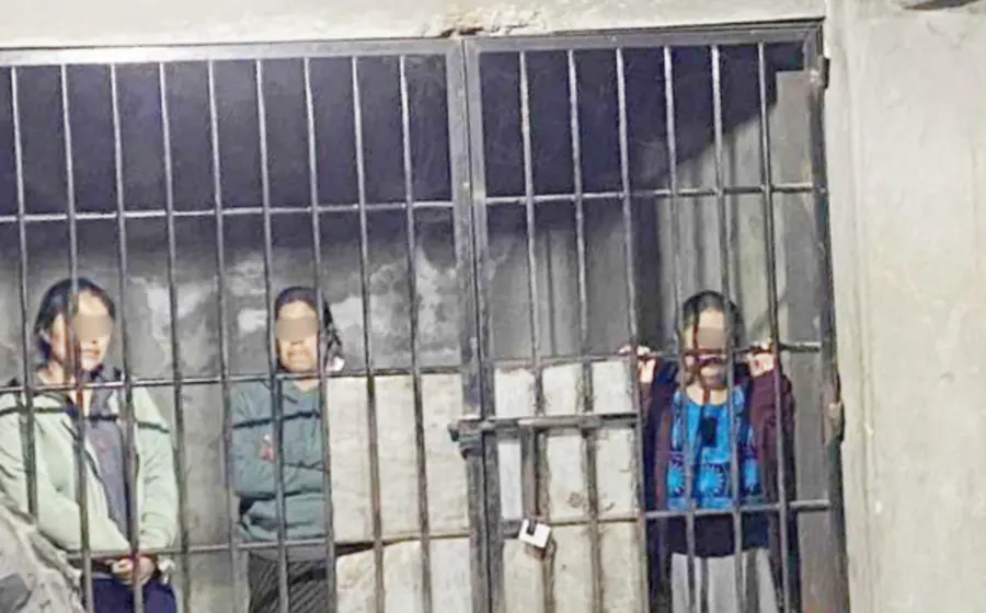 El presidente municipal de San Cristóbal Amatlán, Miahuatlán, Eleuterio Néstor Antonio seguirá en prisión y las mujeres fueron liberadas, pero no niegan a dejar la cárcel.