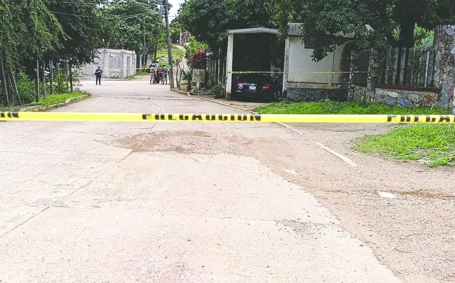 El lugar fue acordonado por elementos policiacos.